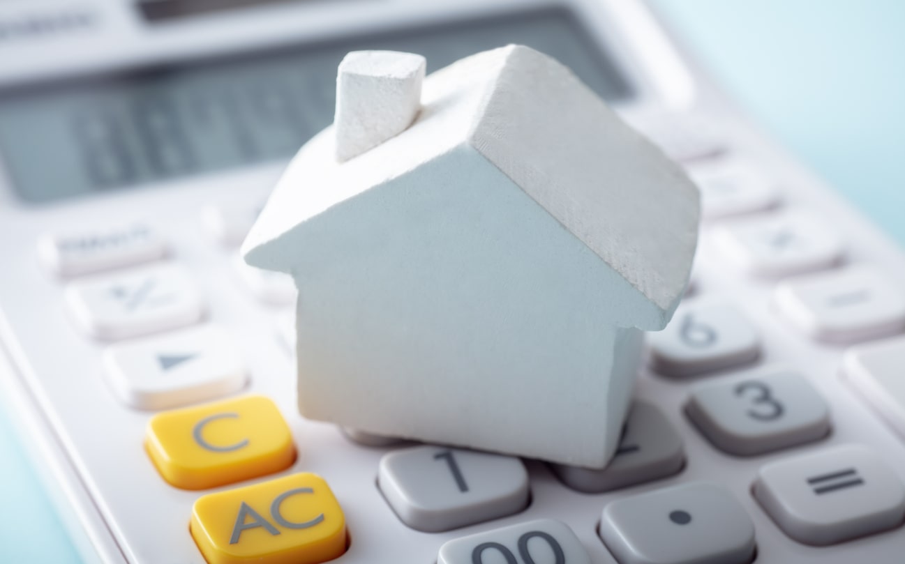 using house price change calculator helps predict price changes
